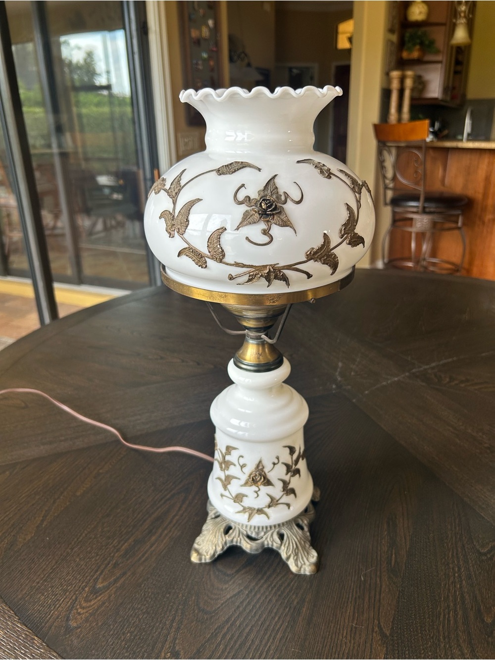 Vintage Gone With The Wind Hurricane Milk Glass Table Lamp